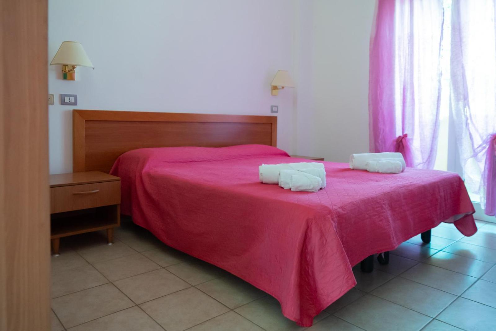 Hotel Palme Gemelle Vieste Bagian luar foto