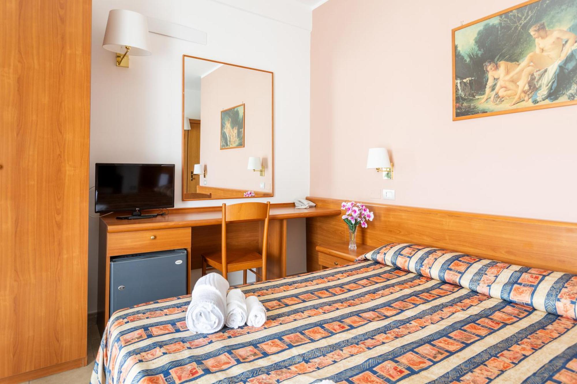 Hotel Palme Gemelle Vieste Bagian luar foto