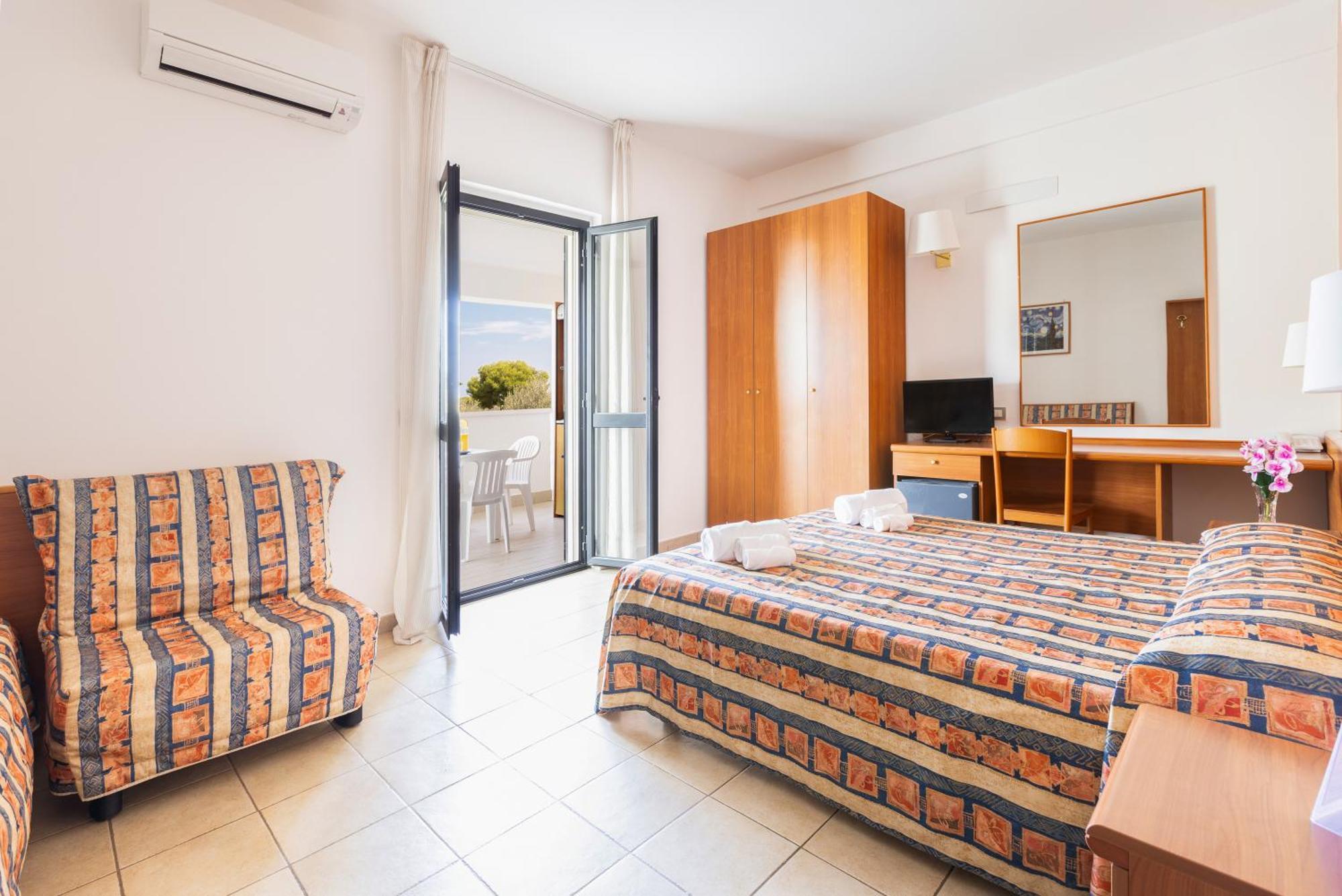 Hotel Palme Gemelle Vieste Bagian luar foto