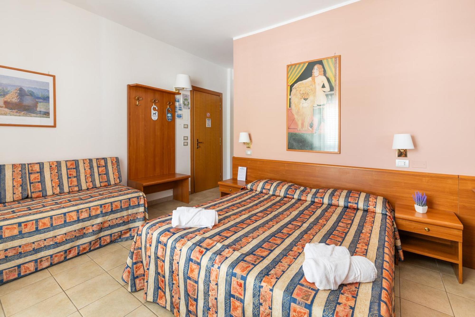 Hotel Palme Gemelle Vieste Bagian luar foto