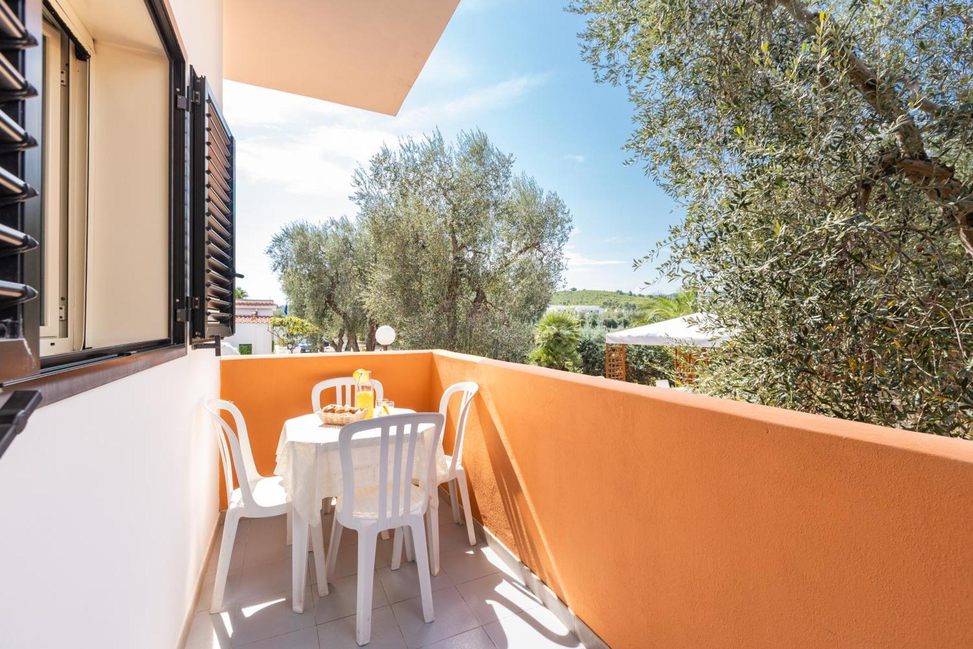 Hotel Palme Gemelle Vieste Bagian luar foto