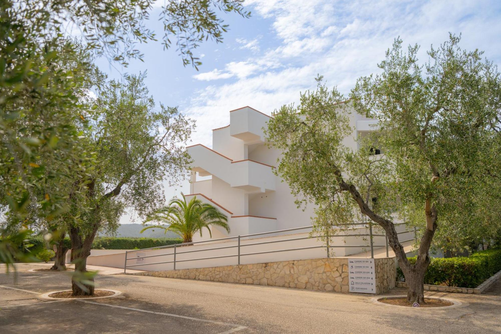 Hotel Palme Gemelle Vieste Bagian luar foto