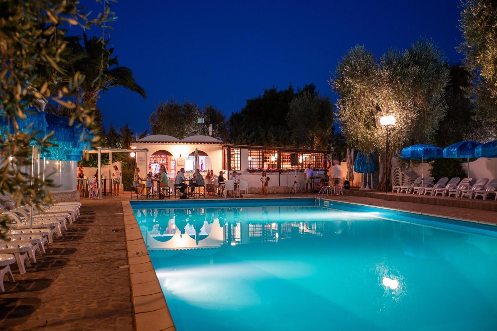Hotel Palme Gemelle Vieste Bagian luar foto