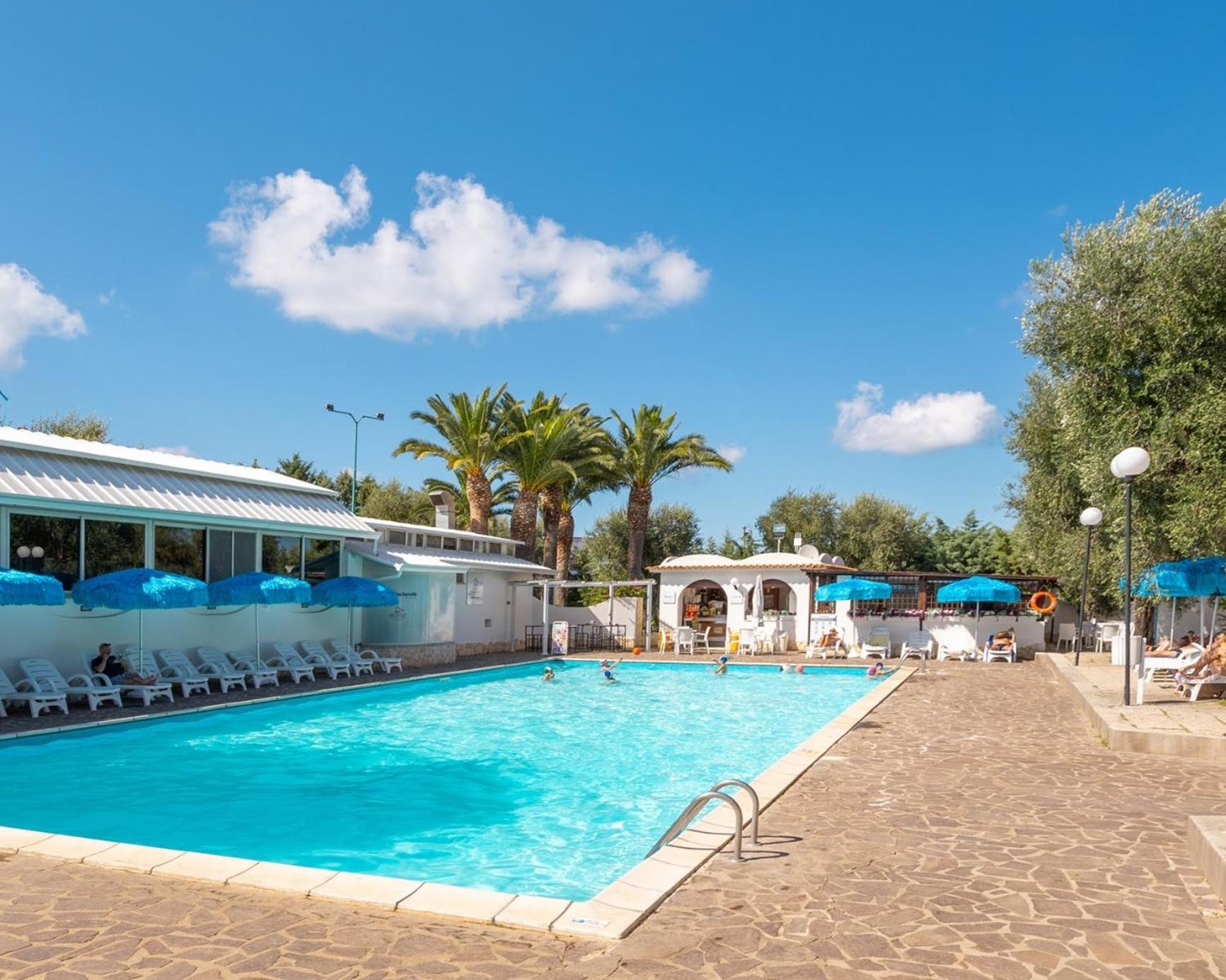 Hotel Palme Gemelle Vieste Bagian luar foto
